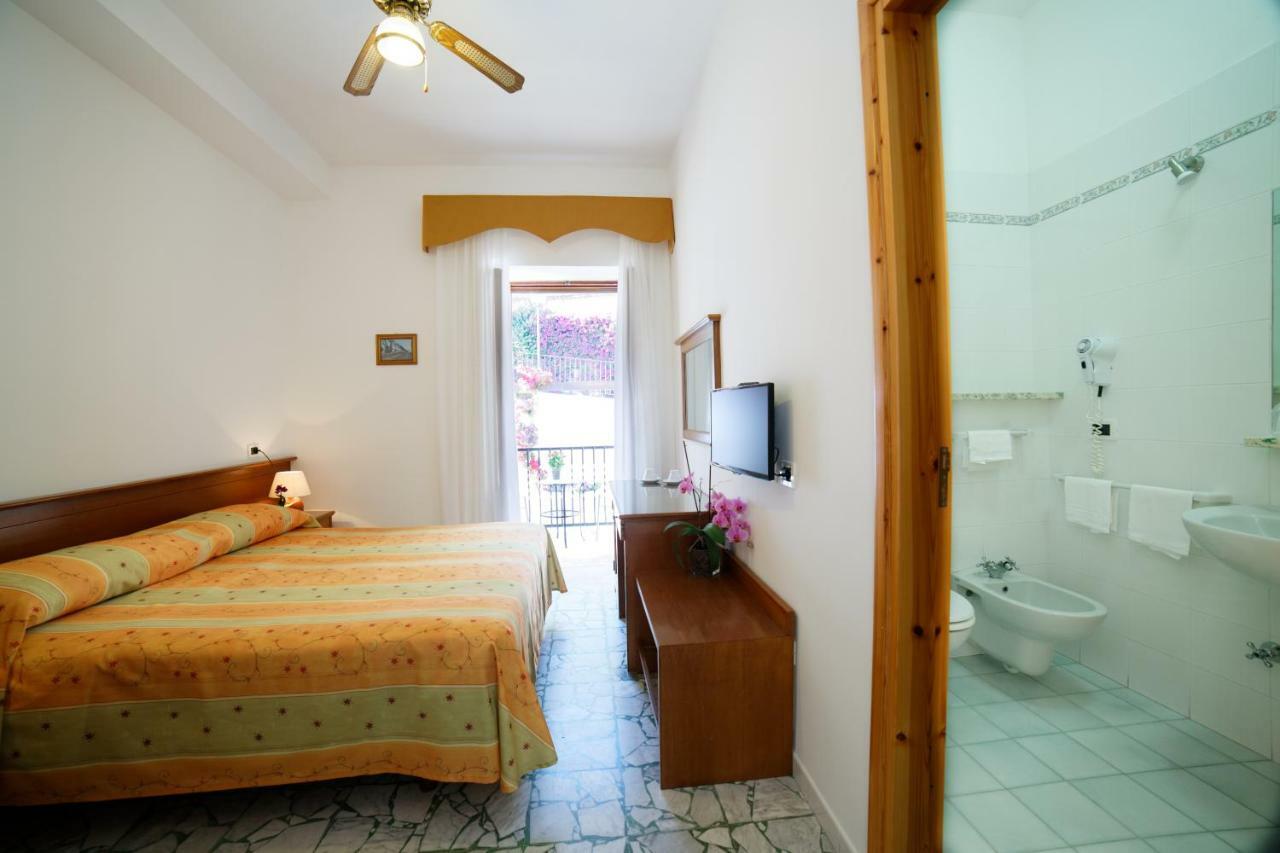 La Mandorla Hotel 3*