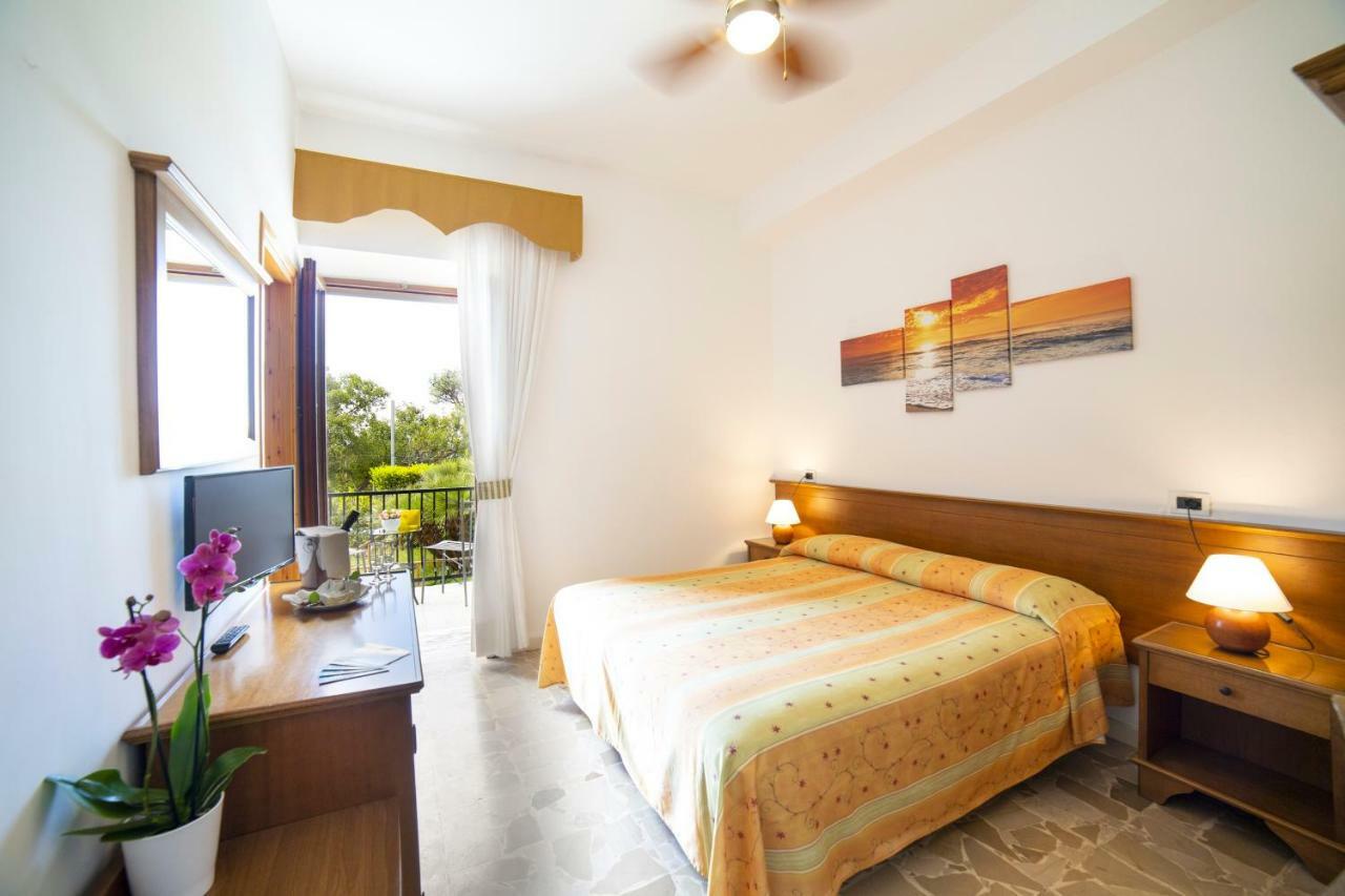 Hotel La Mandorla Barano dʼIschia